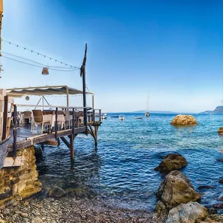 بيت للعطل E Psiche سيلا